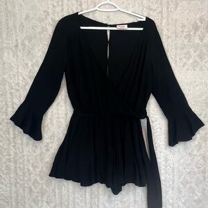 ShowPo Black Rayon Shorts Romper Faux Wrap Jumpsuit Sz 4